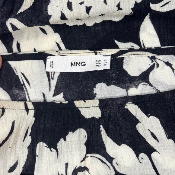 Mango Willow Floral Print Side Cutout High Neck Maxi Dress Black and White Sz - Picture 4 of 4